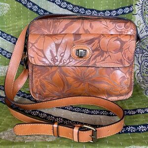 Patricia Nash Tan Maxela Lazer Floral Twist Lock Leather Crossbody Purse